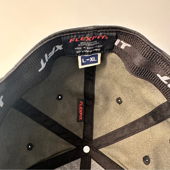 Defender flexfit hat L-XL - Picture 5 of 5